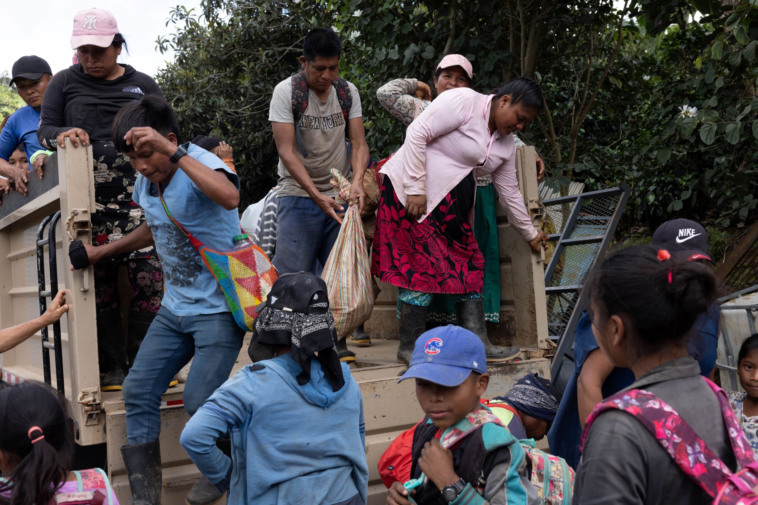 Imagen principal del artículo: Informe denuncia explotación de trabajadores indígenas migrantes en cosecha de café en Coto Brus