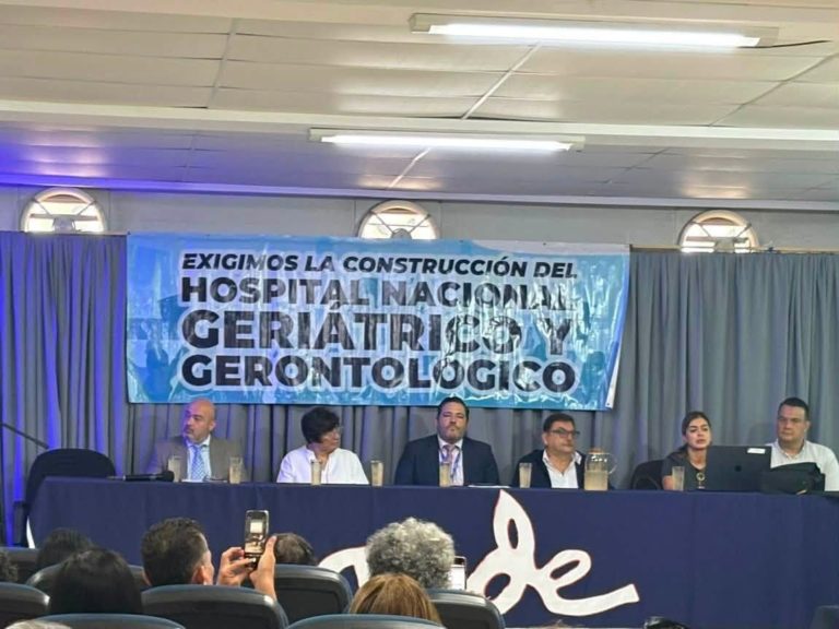 Organizaciones llaman a articular movimiento nacional para acelerar nuevo Hospital Geriátrico