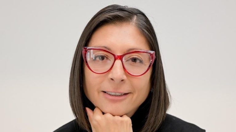Tatiana Serrano presenta “Ceniza y Miel”: una novela que entrelaza vida, muerte y los vínculos familiares
