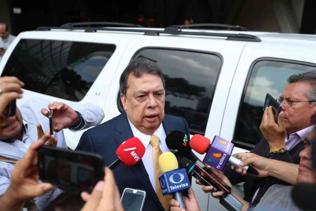 Imagen principal del artículo: México detiene a exgobernador por el caso Ayotzinapa