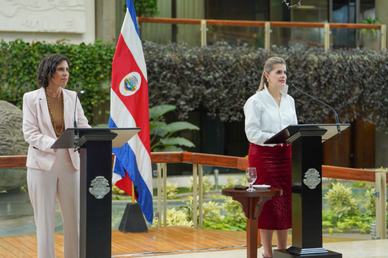 Gobierno cuestiona posición de Teletica contra nuevo canon por uso de frecuencias