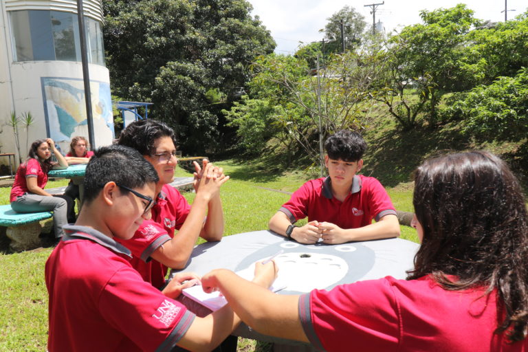 Sistema de Colegios Humanísticos Costarricenses abre admisión para estudiantes de noveno año