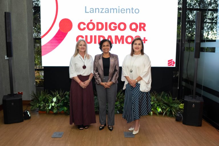 BAC reconoce la labor de las personas cuidadoras con atención preferencial mediante el Código QR Cuidamos+