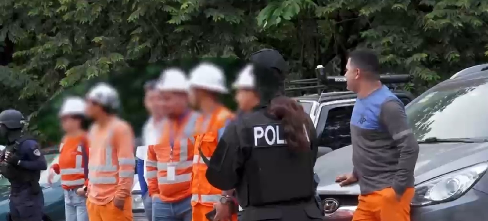 Imagen principal del artículo: Migración detiene 56 ciudadanos peruanos por trabajar de forma irregular en una mina en Miramar