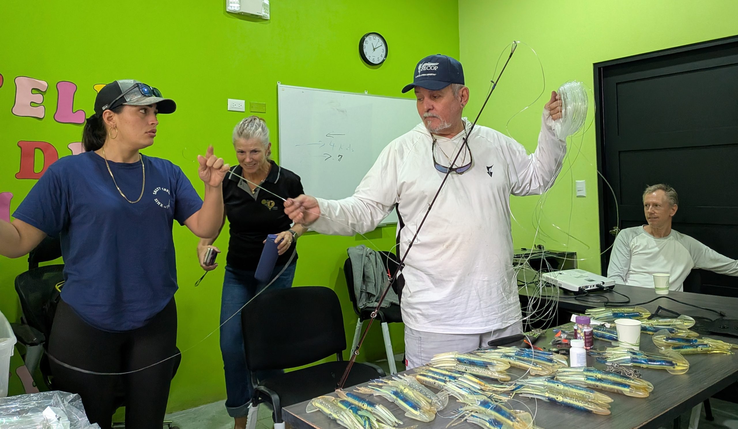 Imagen principal del artículo: Paquera suma programa para capacitar mujeres en pesca turística y deportiva