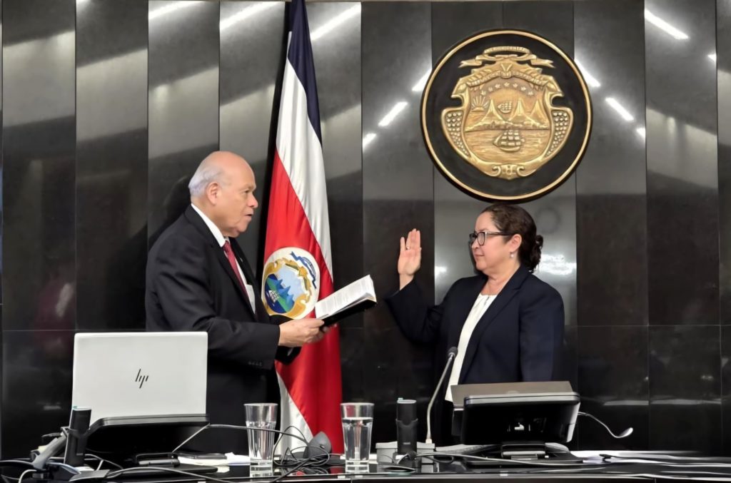 Corte Plena nombra por un año más a Karen Valverde como fiscala subrogante