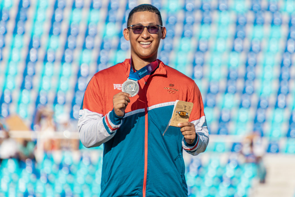 Iván Sibaja supera los 80 metros y gana histórica medalla de plata en Santo Domingo 2026