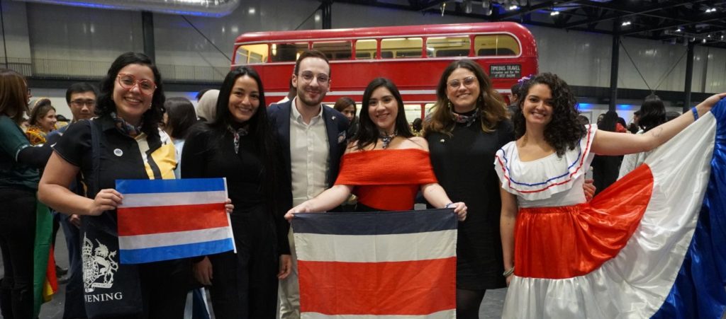 Reino Unido abre convocatoria de becas Chevening 2027-2028 para profesionales costarricenses