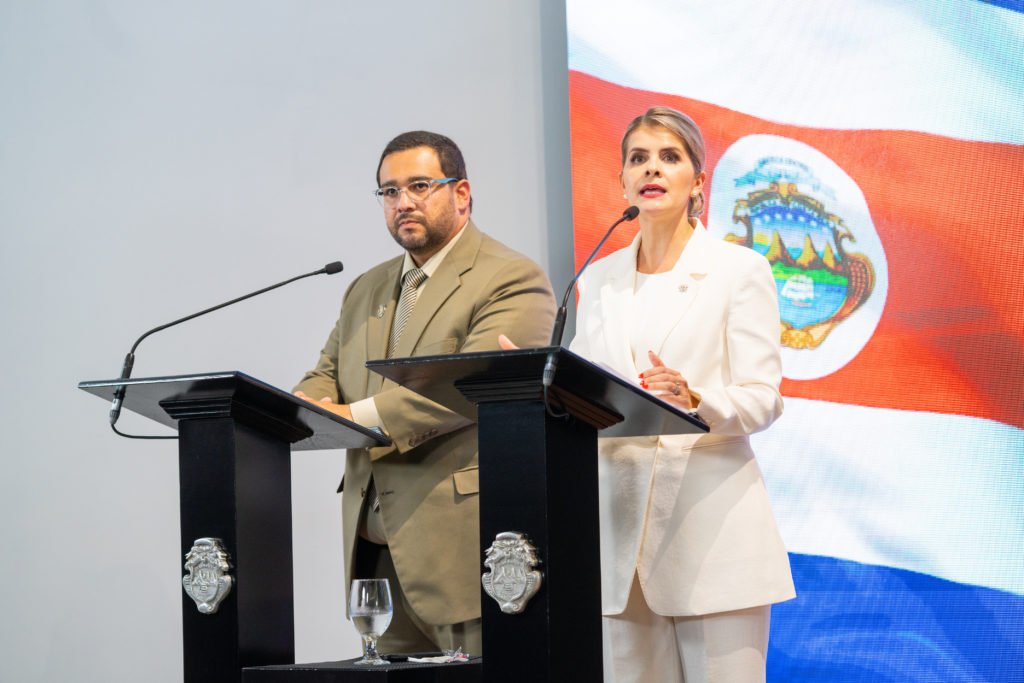 Gobierno convoca 112 proyectos a sesiones extraordinarias, incluida reforma de reelección presidencial