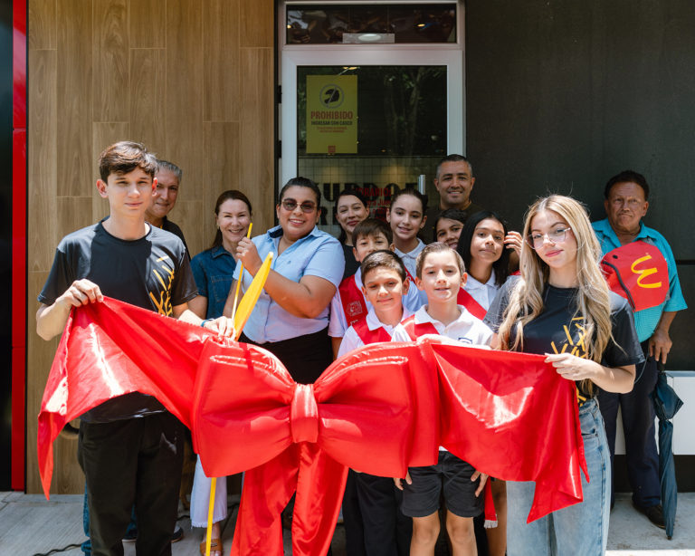 Gran Opening de McDonald’s Ciudad Colón reunió a la comunidad con actividades para toda la familia