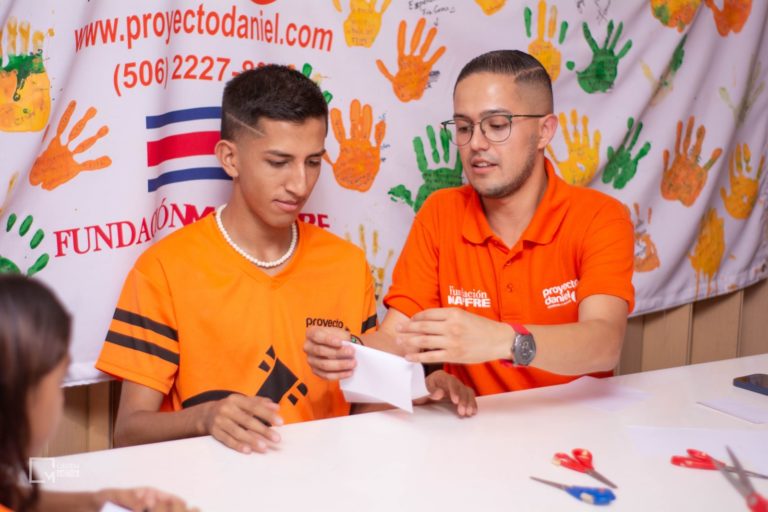 Proyecto Daniel recibe donación de Fundación MAPFRE para fortalecer programas de apoyo a jóvenes con cáncer