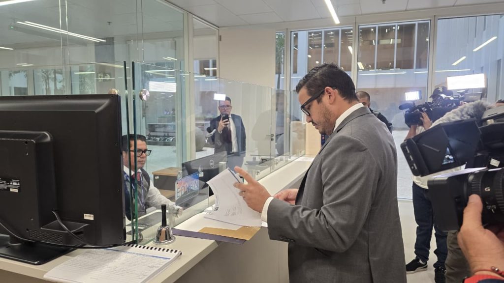 Ejecutivo presenta proyecto para cerrar portillo que generó evasión de impuestos en importación de carros