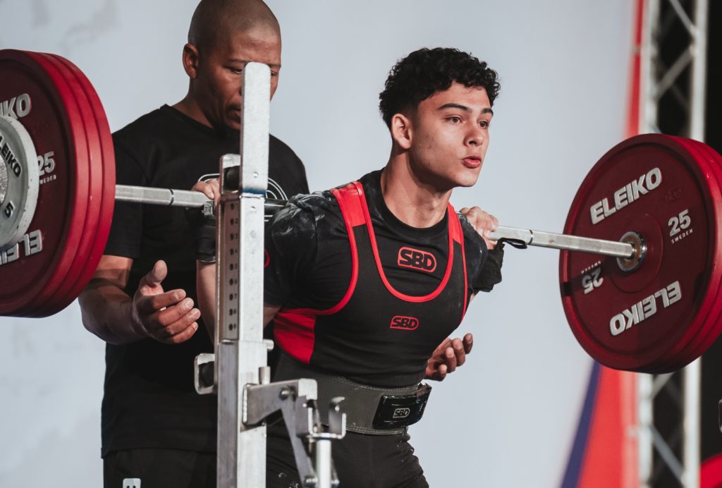 Sebastián Rodríguez gana medalla de plata en el Mundial Juvenil de Levantamiento de Potencia en Sudáfrica
