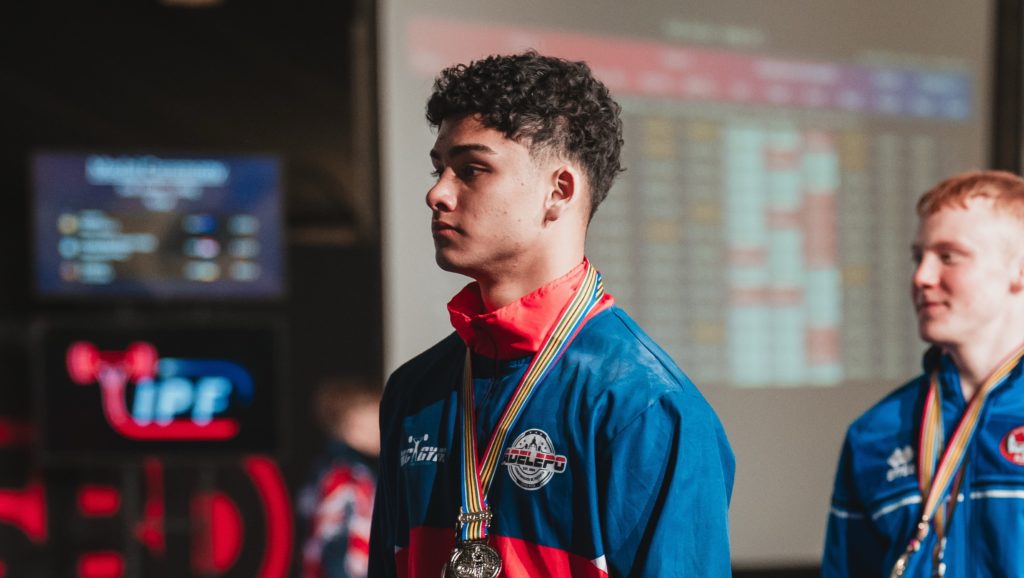 Sebastián Rodríguez gana medalla de plata en el Mundial Juvenil de Levantamiento de Potencia en Sudáfrica