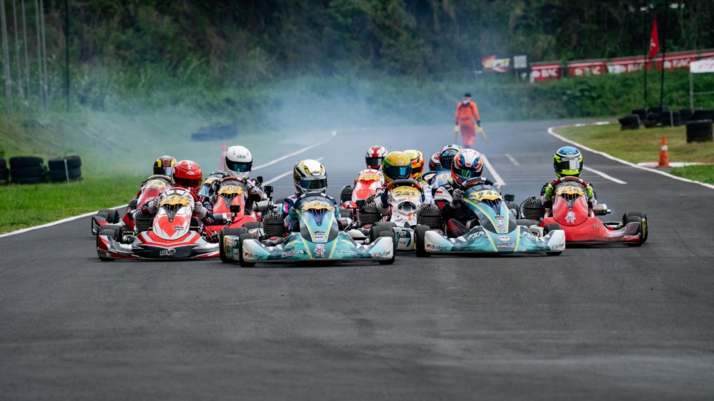 Remontadas y sorpresas abren el Campeonato de Invierno de Kartismo