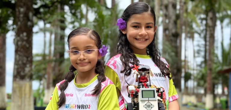 Dos niñas limonenses clasifican a la final nacional de la "World Robot Olympiad" con un proyecto que promueve la lengua bribri