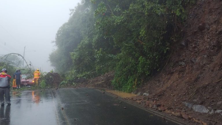 CNE pide al Ejecutivo declarar emergencia nacional en nueve cantones tras daños provocados por lluvias
