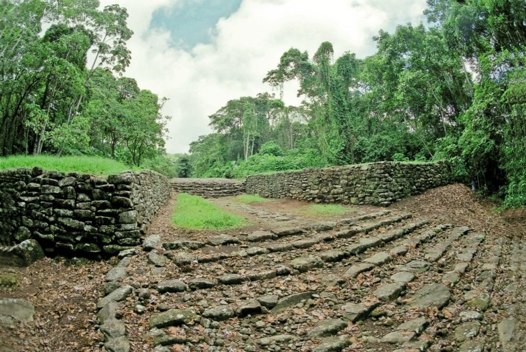 Cierran preventivamente el Monumento Nacional Guayabo y el Parque Nacional Volcán Turrialba por alerta naranja