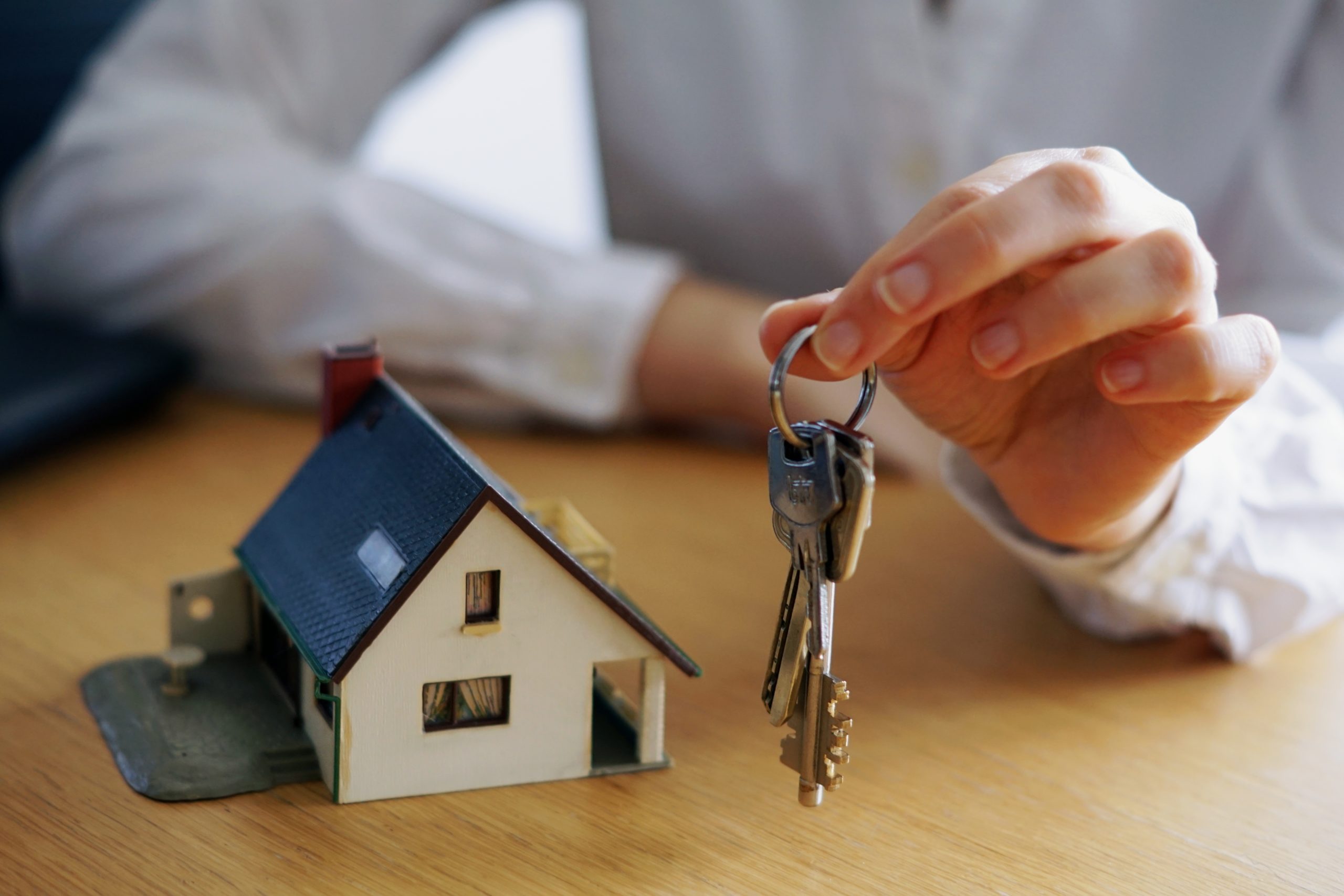 Imagen principal del artículo: Alquiler de vivienda, tomate y gasolina destacaron entre los precios que más subieron en julio
