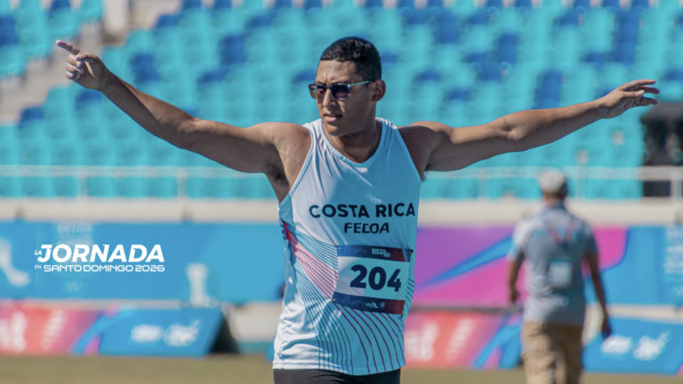 Iván Sibaja supera los 80 metros y gana histórica medalla de plata en Santo Domingo 2026