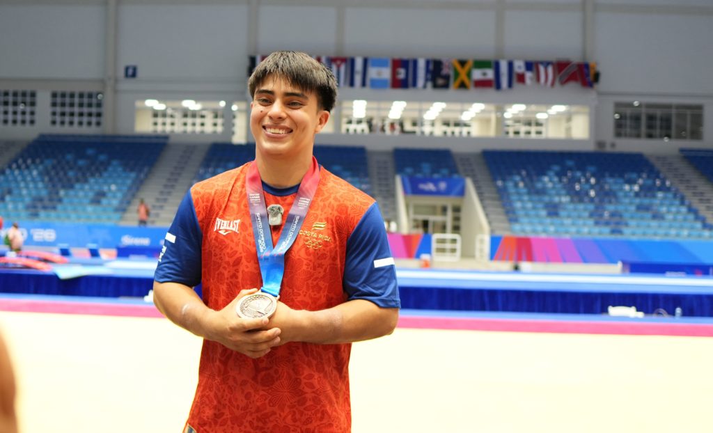 Rachel Rodríguez logra histórica medalla de plata para la gimnasia artística en Santo Domingo 2026