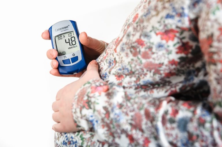 Asociaciones piden acelerar implementación de las normativas sobre la obesidad y diabetes