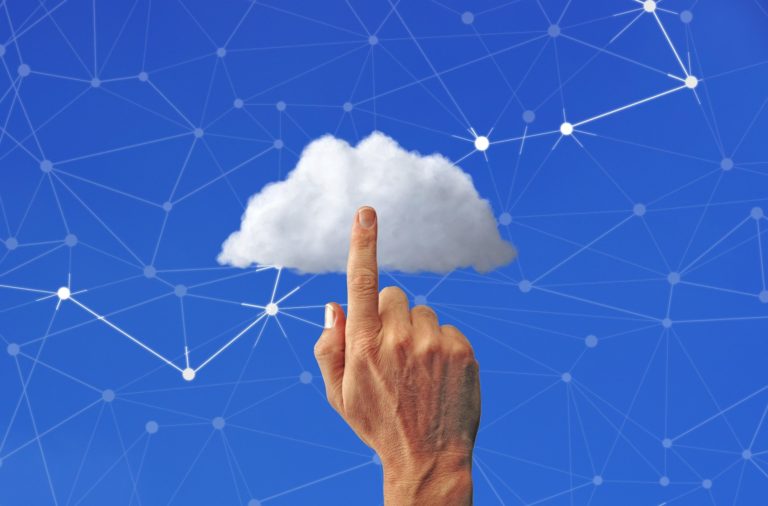 Derecho Ambiental en la era digital: la huella ecológica que no vemos