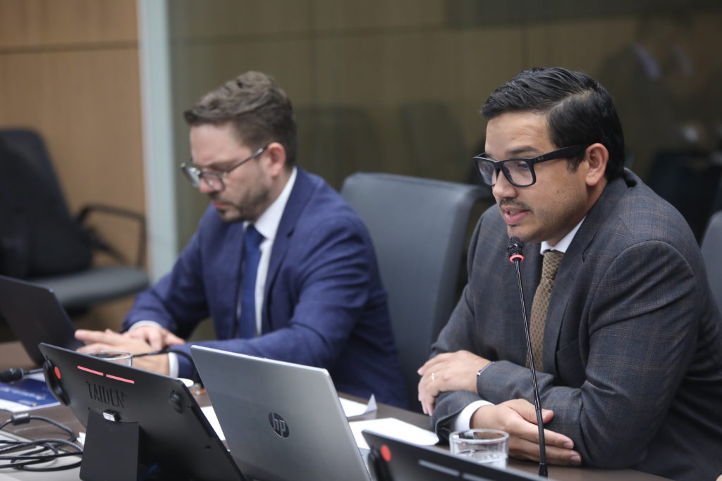 Ingresos del Gobierno repuntan en agosto, pero recaudación acumulada sigue por debajo de 2025