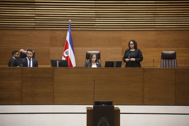Tras dos días de discusión, Congreso aprueba en primer debate jornadas de 12 horas con 31 votos