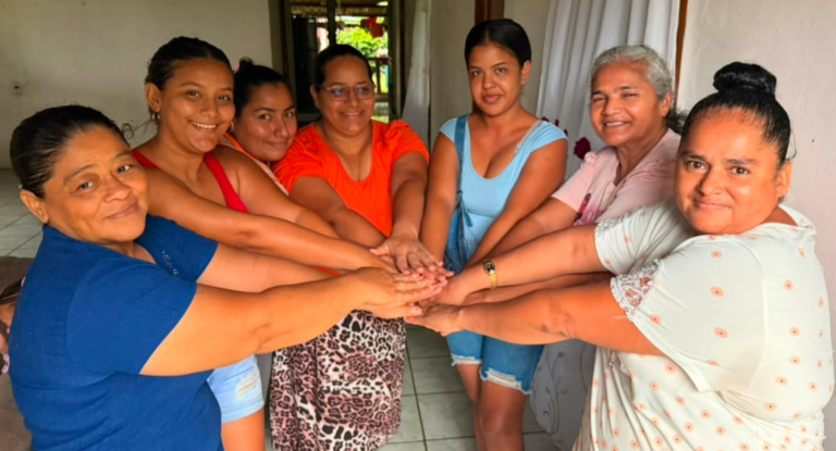 ONG Grameen Costa Rica obtiene reconocimiento regional por impacto en microfinanzas