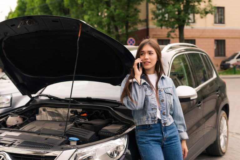Su carro también habla: los sonidos que nunca debería ignorar