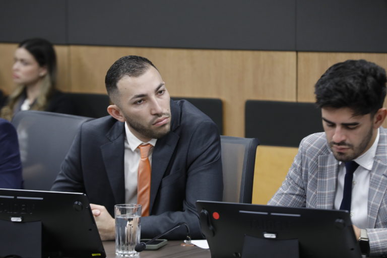 Diputado oficialista propone exigir mayoría calificada de la Corte para la reelección de magistraturas del TSE