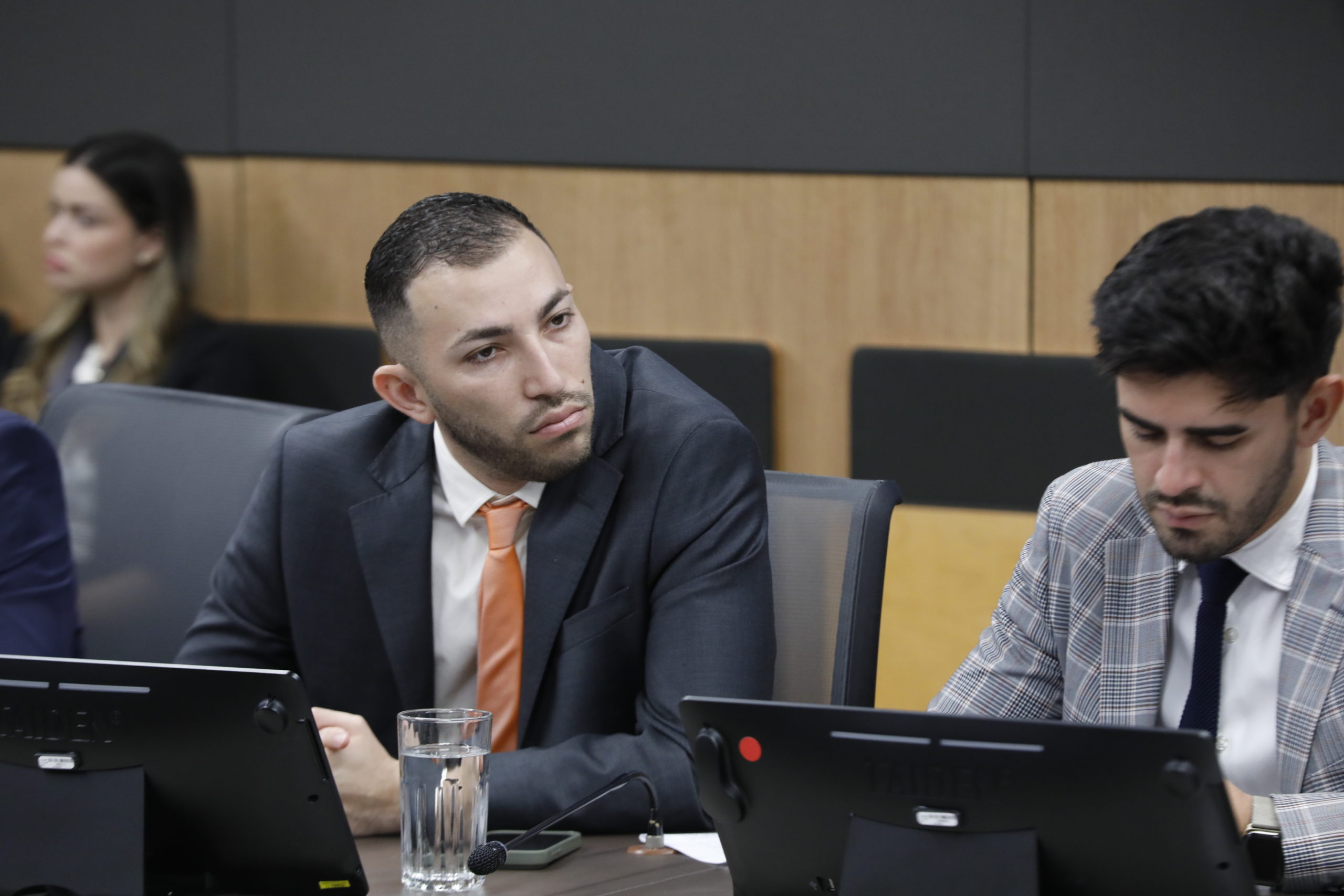 Imagen principal del artículo: Diputado oficialista propone exigir mayoría calificada de la Corte para la reelección de magistraturas del TSE