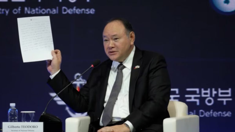 China y Filipinas elevan tensión por disputa en el mar de China Meridional