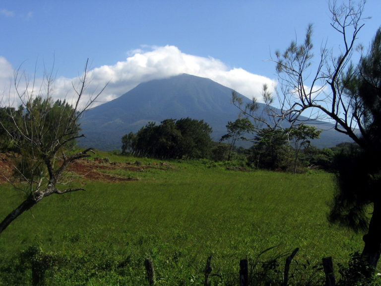CNE declara alerta verde en algunos distritos de Upala y Liberia por actividad del volcán Rincón de la Vieja