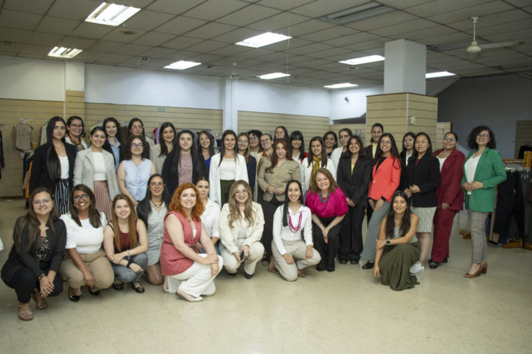 Programa “Vestirse con ALAS para Triunfar” benefició a 160 mujeres en su edición 2026