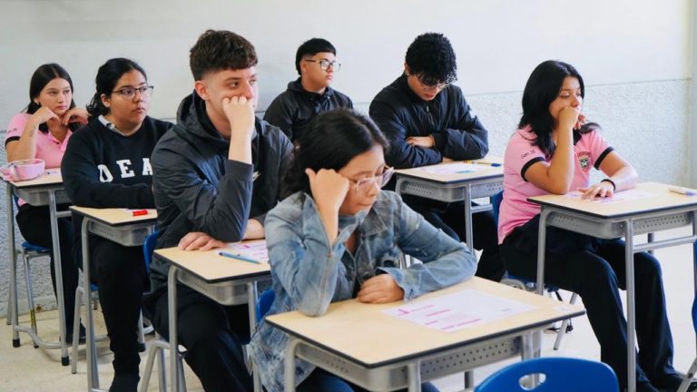 Costa Rica mejora en Ciencias, pero sigue por debajo del promedio de la OCDE en pruebas PISA