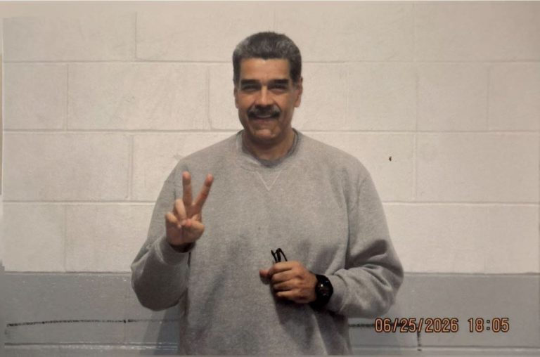 Maduro pide desestimar cargos en EE. UU. al alegar inmunidad como jefe de Estado