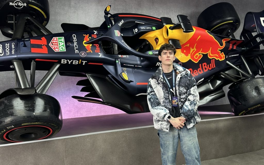 Creador de contenido costarricense competirá contra Max Verstappen en desafío de kartismo
