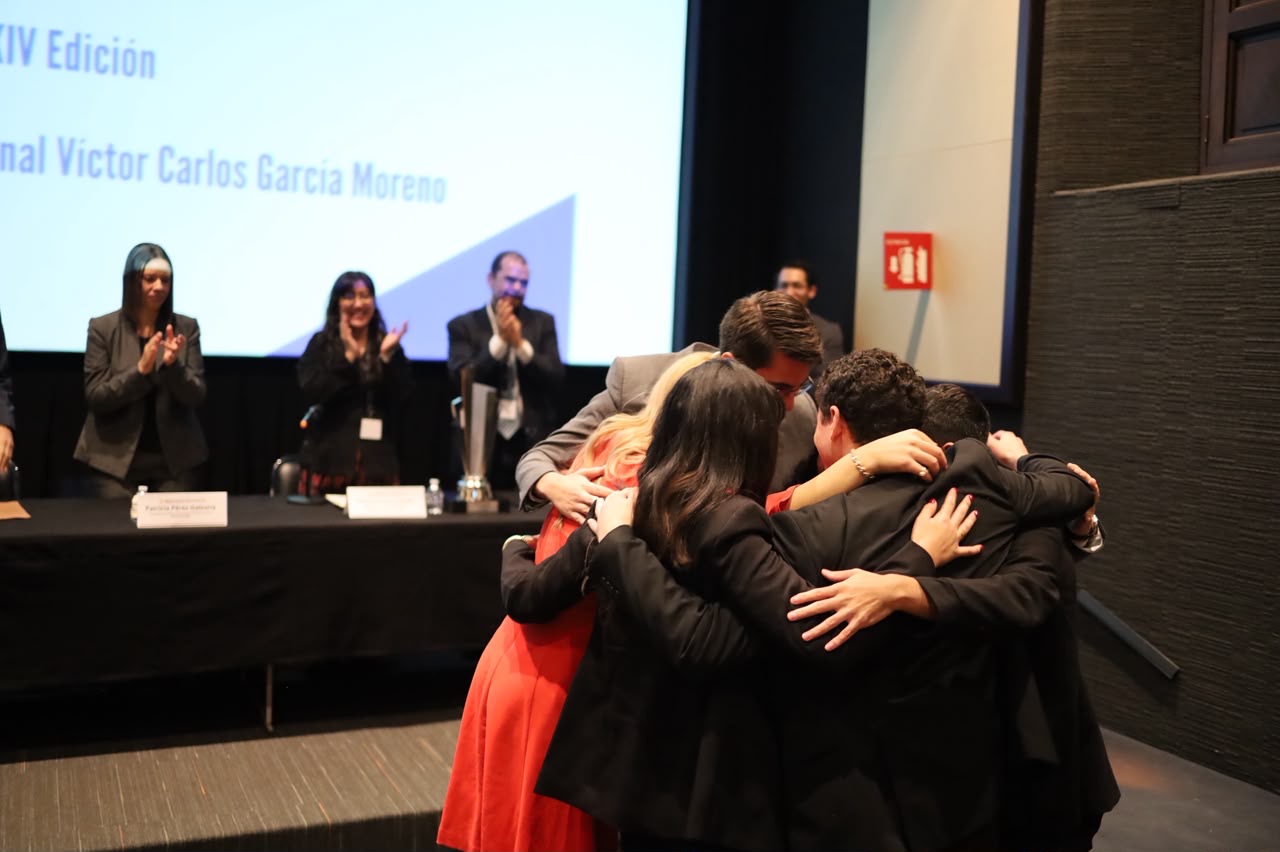 Equipo de estudiantes de Derecho de la UCR durante la Competencia Internacional Víctor Carlos García Moreno
