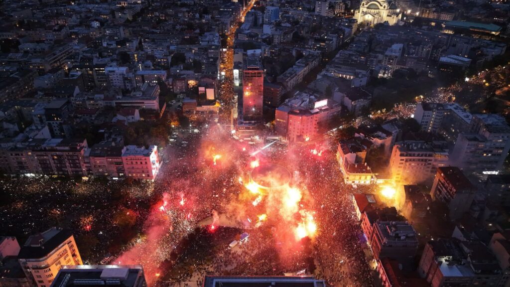 Movimiento estudiantil derrota al oficialismo en Serbia tras 14 años de poder