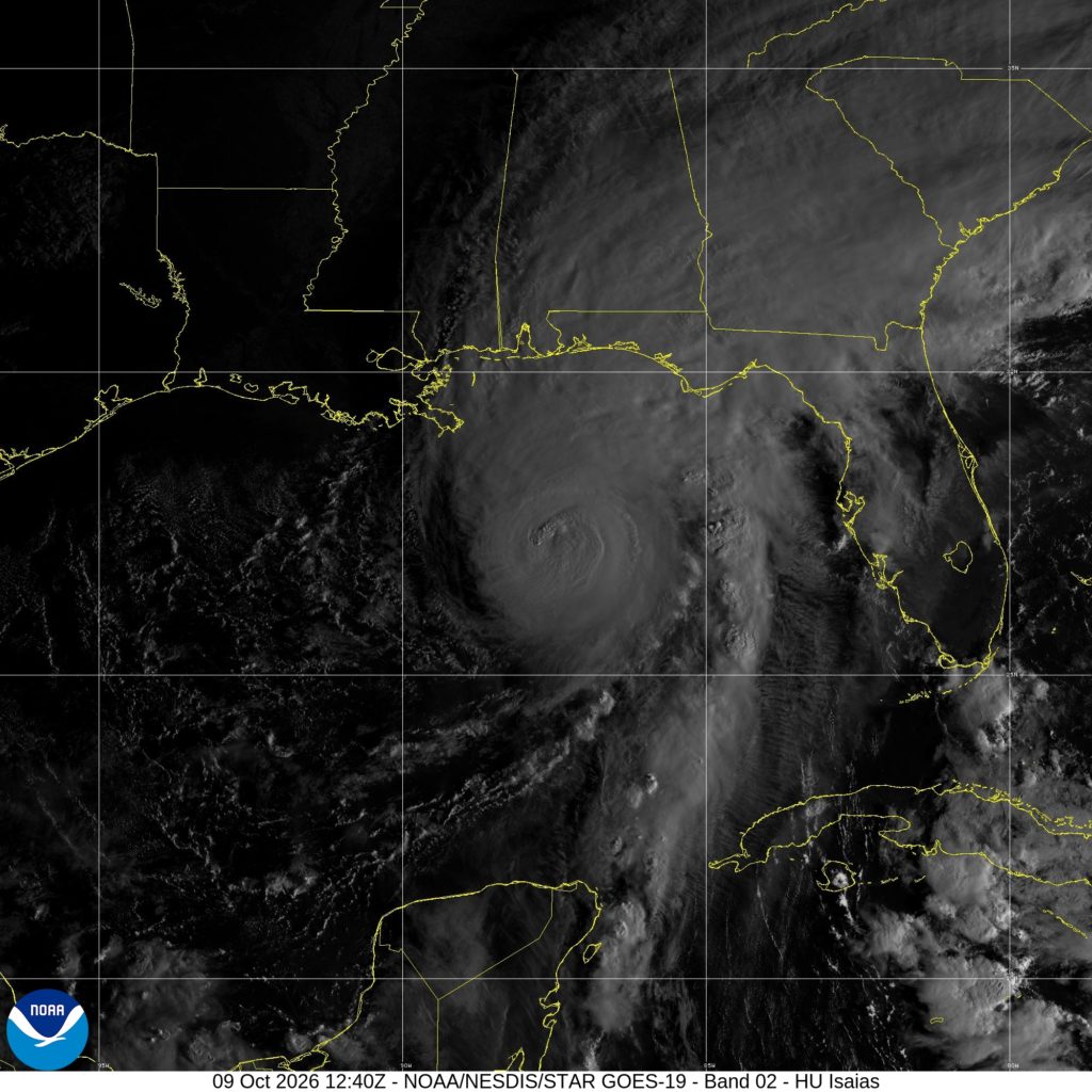 Huracán Isaías se fortalece y amenaza con inundaciones catastróficas la costa sur de Estados Unidos