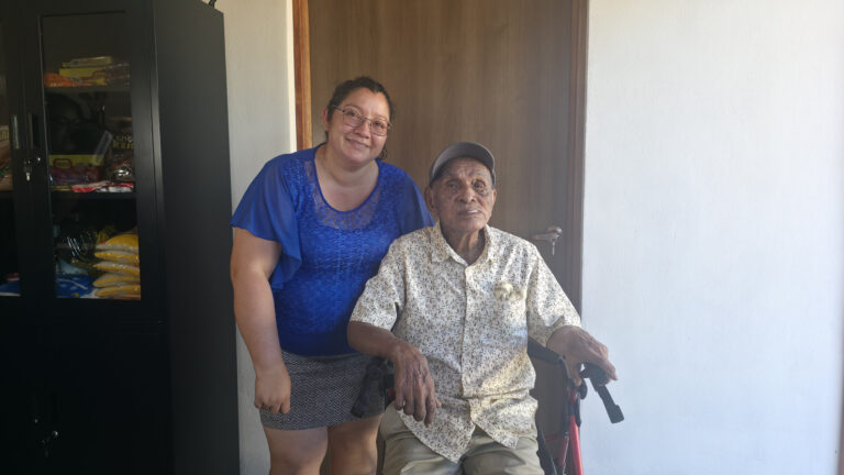 Adulto mayor guanacasteco de 119 años recibe vivienda gracias a recursos del bono