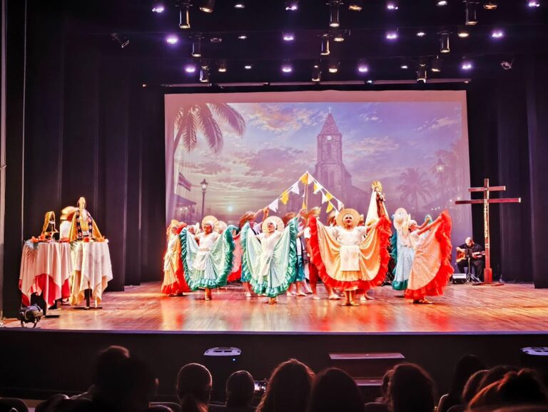 “Fe y tradición” llevó las costumbres religiosas costarricenses al Teatro de la Danza