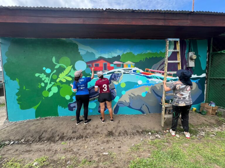 Paredes que cuentan historias: Tortuguero y San Francisco celebran su identidad con un festival de murales