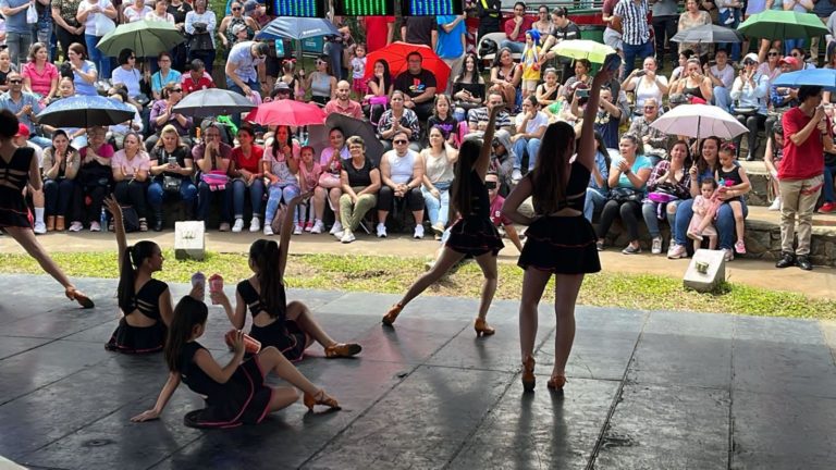 Aserrí celebra diez años de Expo Tamal con nueva sede, recetas familiares y mascaradas