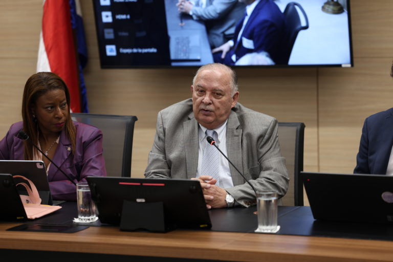 Subcontralor cuestiona recién aprobada ley que obliga a policías a declarar sus bienes ante la CGR