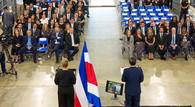 Entre drones, sillas vacías y efusivos discursos: llegó el Cacco