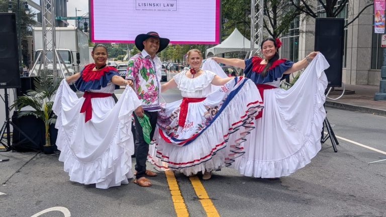 Costa Rica llevó carretas de Sarchí y máscaras borucas al Festival HOLA Charlotte 2026
