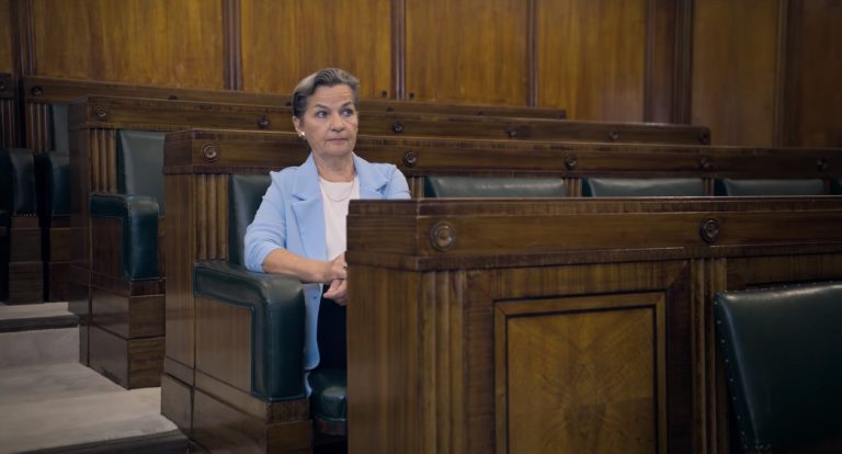 Christiana Figueres conduce documental sobre la campaña estudiantil que llevó el cambio climático ante la CIJ